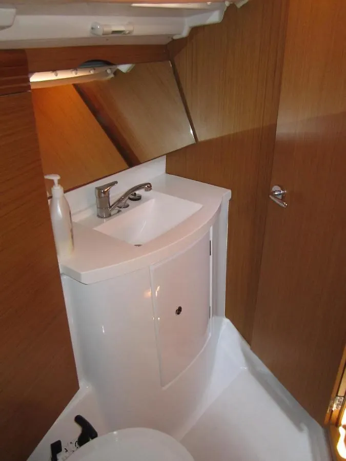 Hotel Salis - Jeanneau 39I Lisboa Botel Lissabon