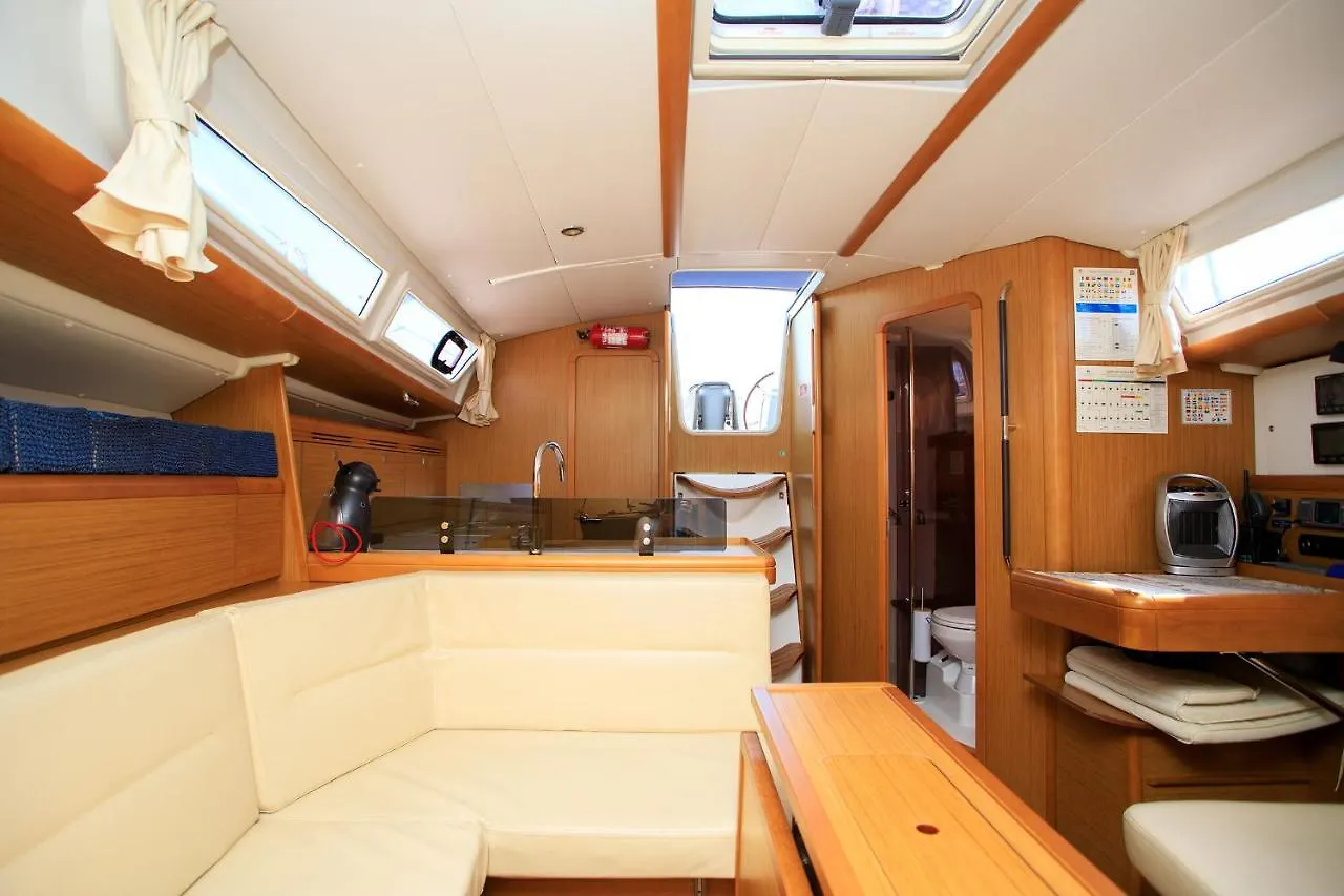 Salis - Jeanneau 39I Botel